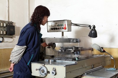 DK7732F型电火花数控切割机床